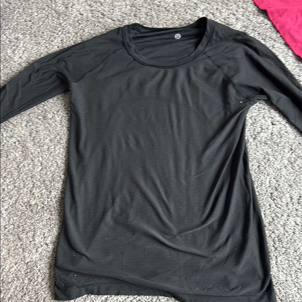 Black Lululemon Swiftly tech long sleeve
